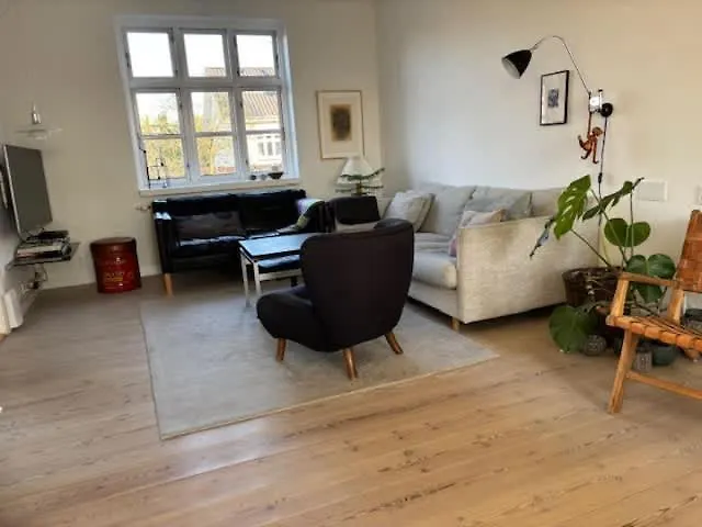 Charming Villa - 5 Min From Aarhus C 0*,  Dinamarca
