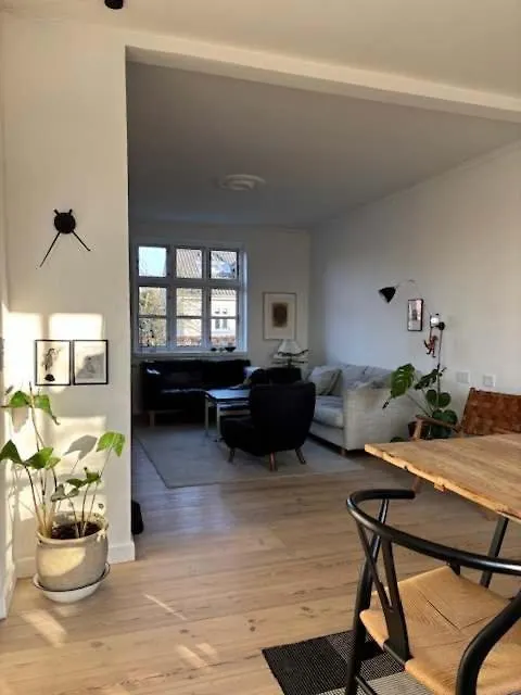 Charming Villa - 5 Min From Aarhus C 0*,